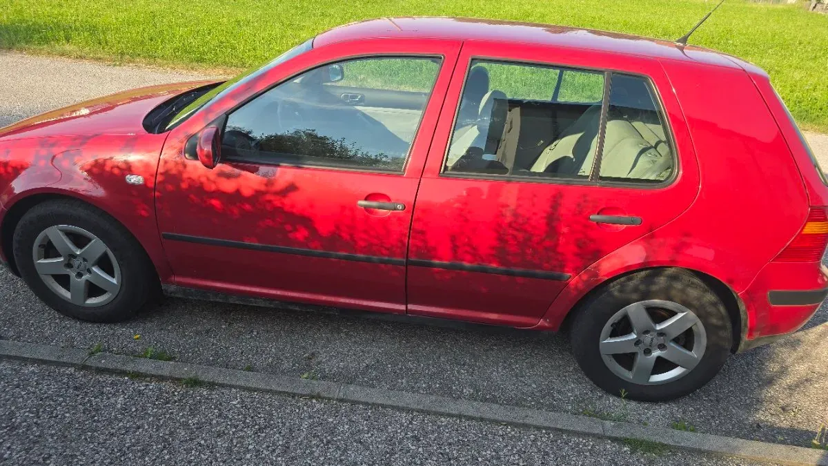Volkswagen Golf 2002 photo 3