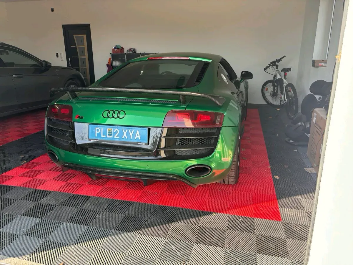 Audi R8 2007 photo 2