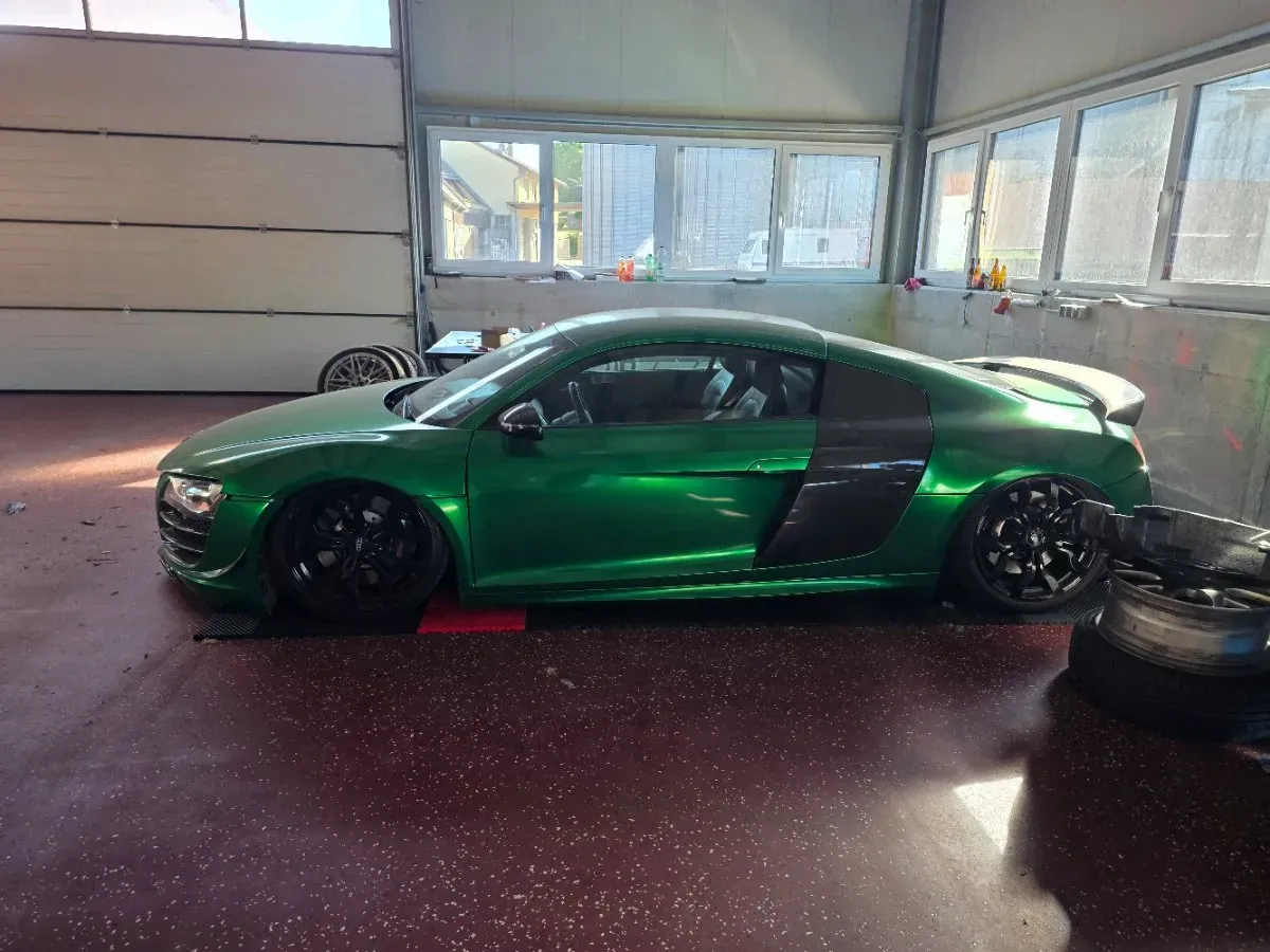 Audi R8