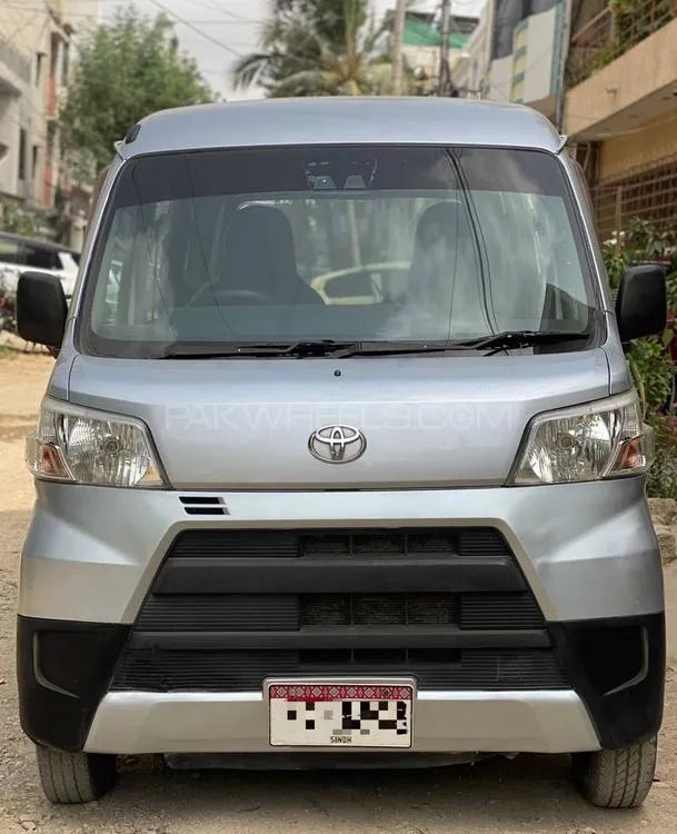 Toyota Pixis Van