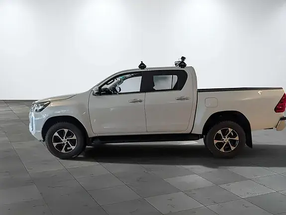 Toyota Hilux 2023 photo 3