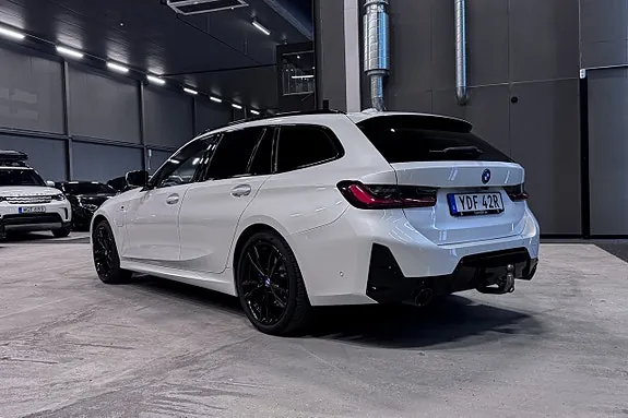 BMW 330E 2024 photo 4