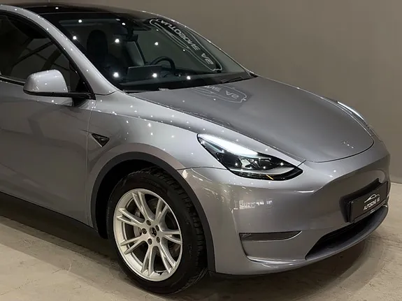 Tesla Model Y 2023 photo 3