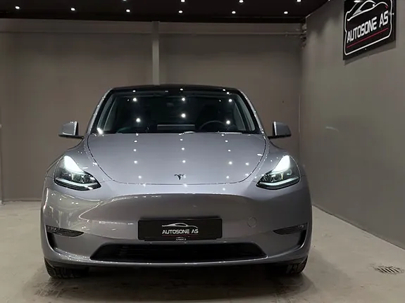 Tesla Model Y 2023 photo 2