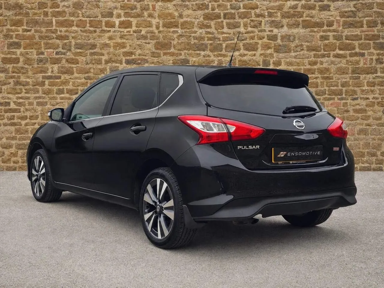 Nissan Pulsar 2017 photo 5