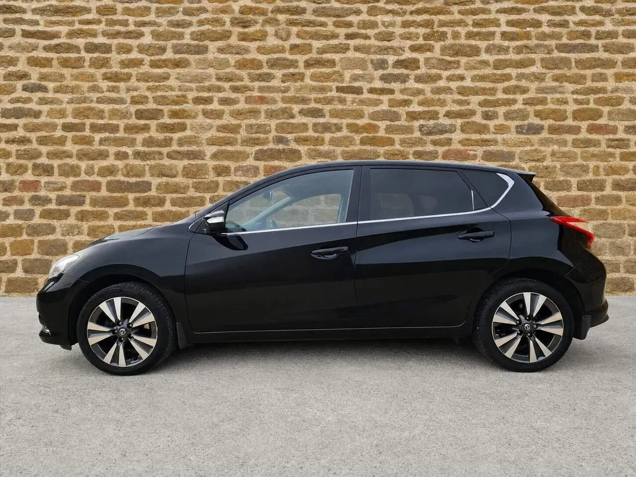 Nissan Pulsar 2017 photo 4