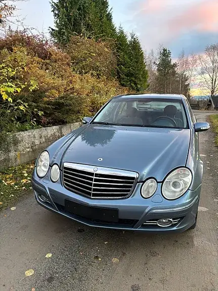 Mercedes-Benz E 200 D 2004 photo 2
