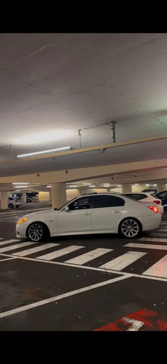 BMW 5 Series 2009 photo 3