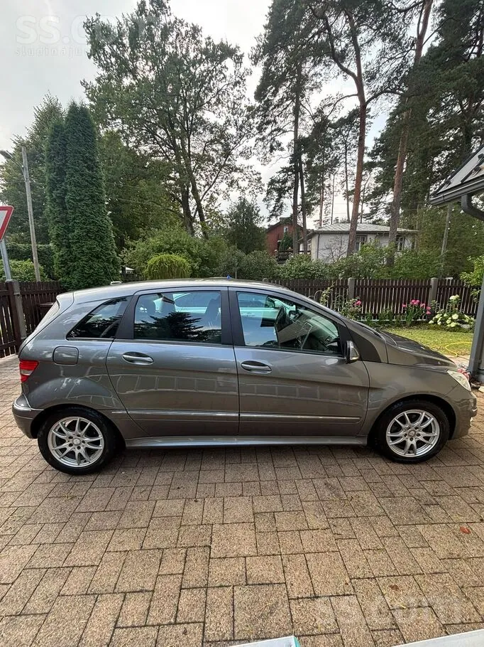 Mercedes-Benz B200