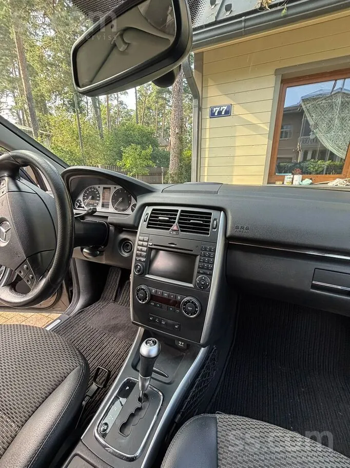 Mercedes-Benz B200 2010 photo 4