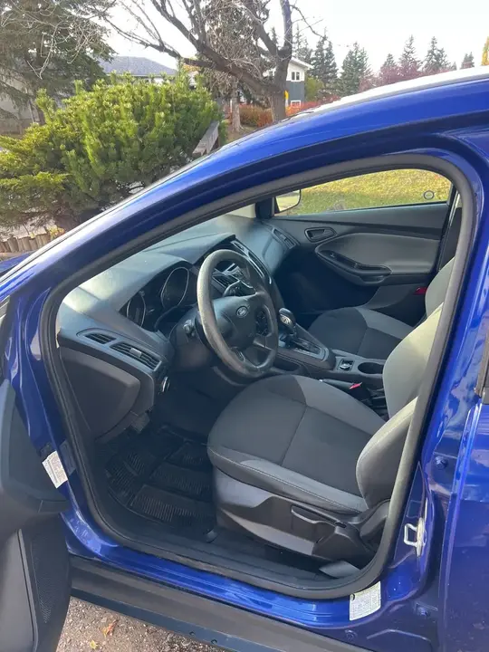 Ford Focus 2012 photo 3