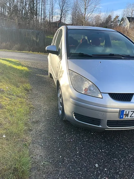 Mitsubishi Colt 2005 photo 2