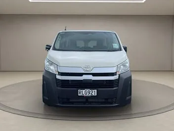 Toyota Hiace 2025 photo 3