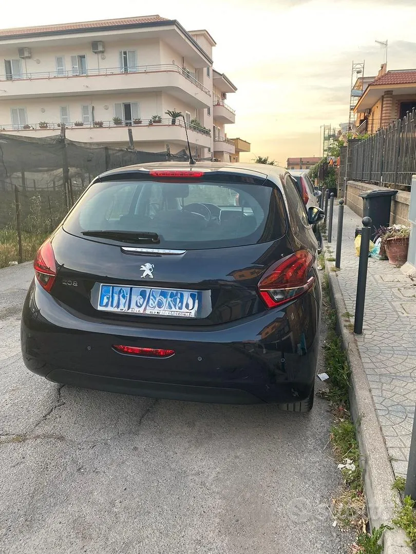 Peugeot 208 2019 photo 2