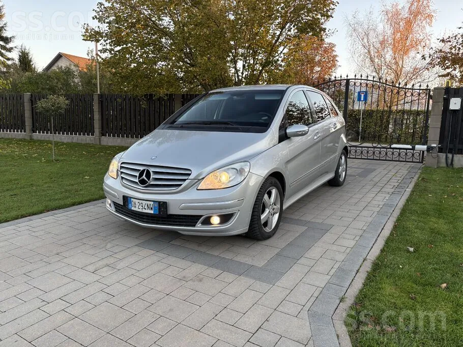 Mercedes-Benz B200