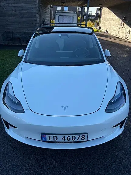 Tesla Model 3 2021 photo 2
