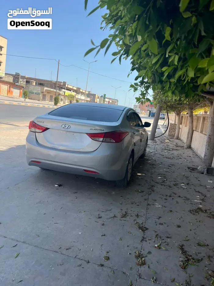 Hyundai Elantra 2012 photo 3