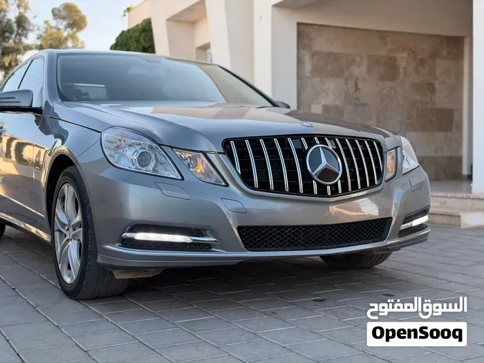 Mercedes-Benz E-Class 2010 photo 2