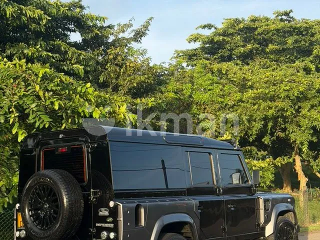 Land Rover Defender 2015 photo 2