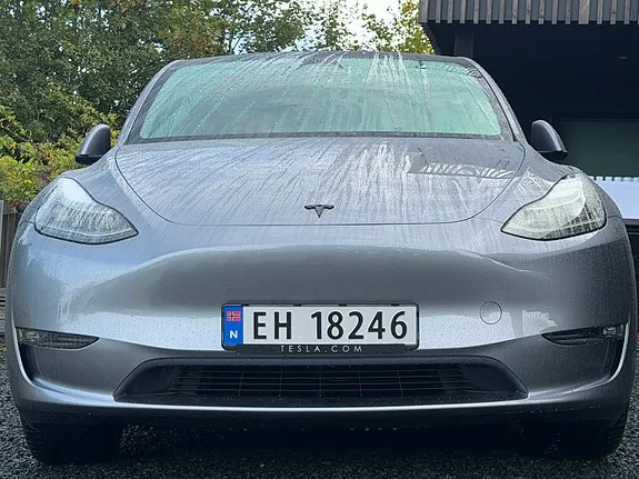 Tesla Model Y 2023 photo 4
