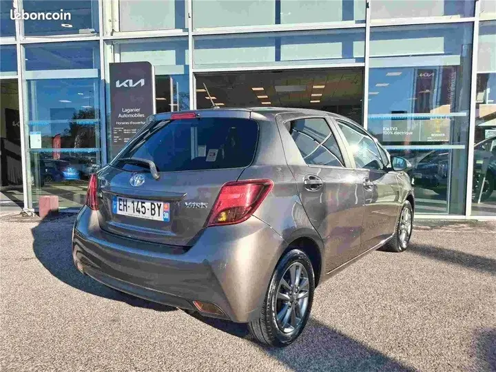 Toyota Yaris 2016 photo 2