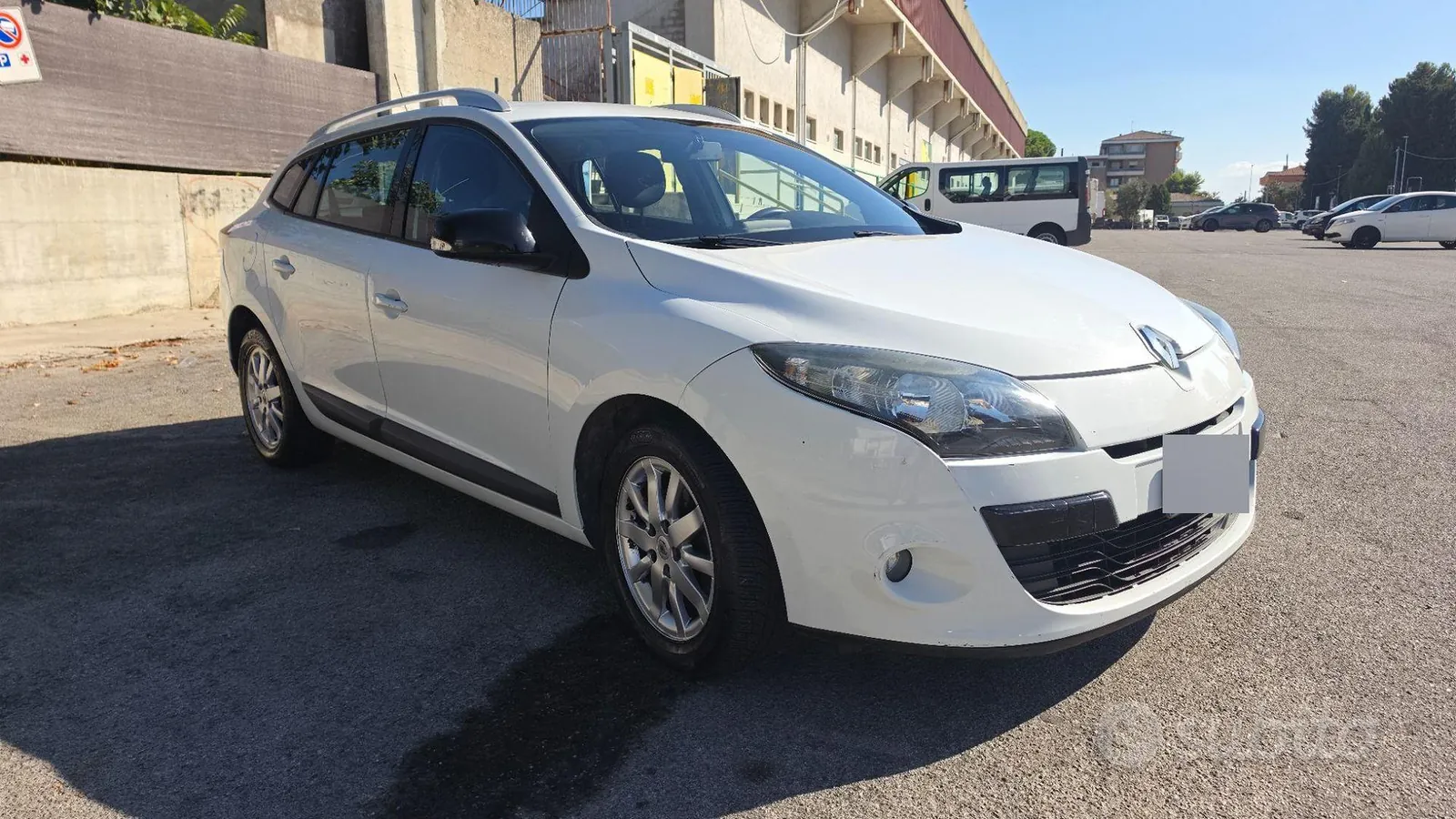 Renault Megane 2011 photo 2