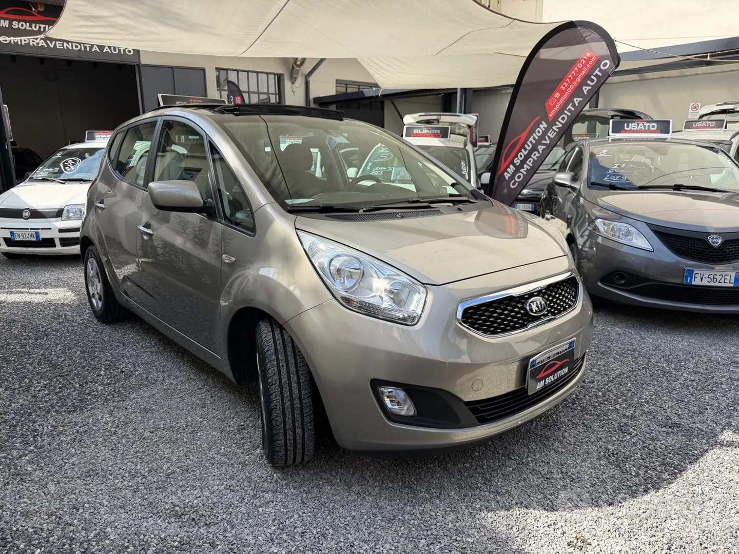 Kia Venga 2014 photo 2