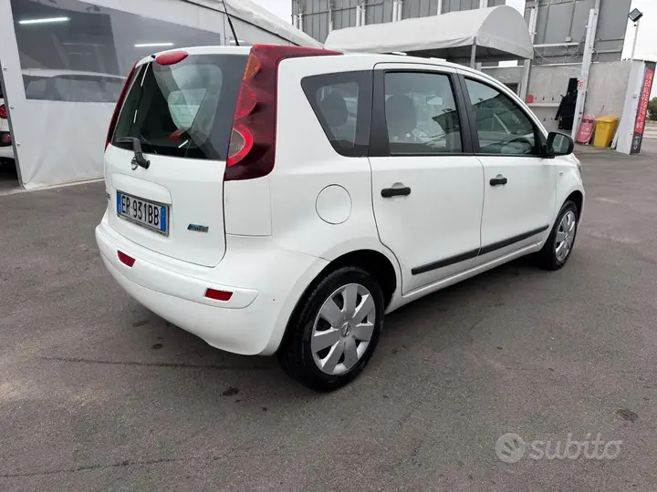 Nissan Note 2013 photo 5