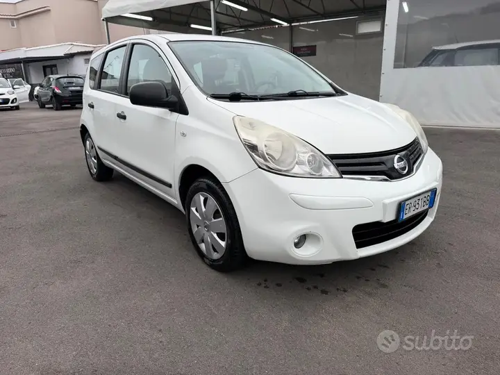 Nissan Note 2013 photo 3