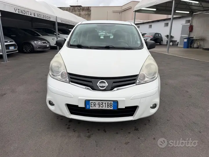 Nissan Note 2013 photo 2