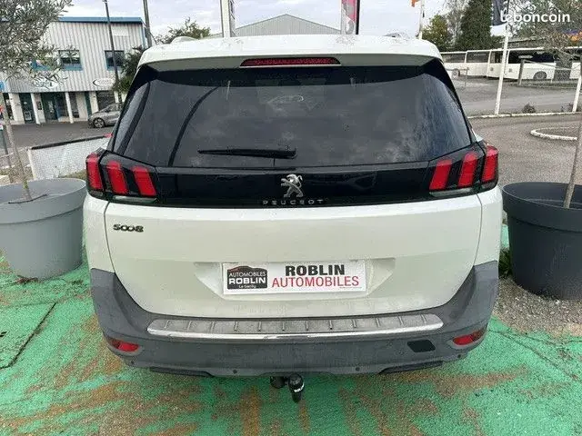 Peugeot 5008 2019 photo 4
