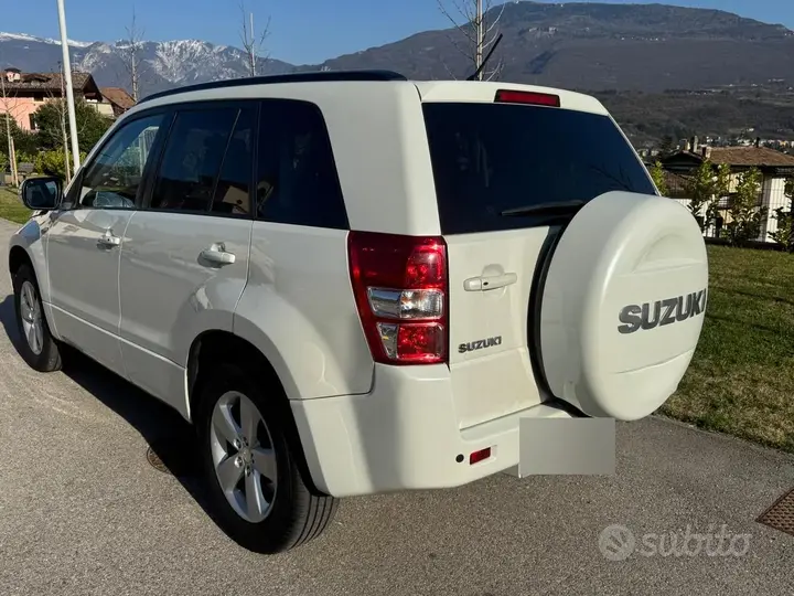 Suzuki Grand Vitara 2011 photo 4