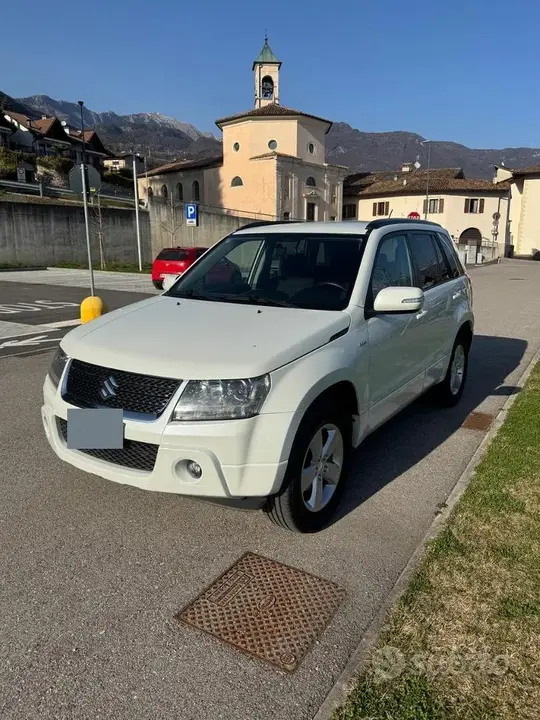 Suzuki Grand Vitara 2011 photo 2