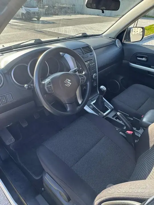Suzuki Grand Vitara 2011 photo 5
