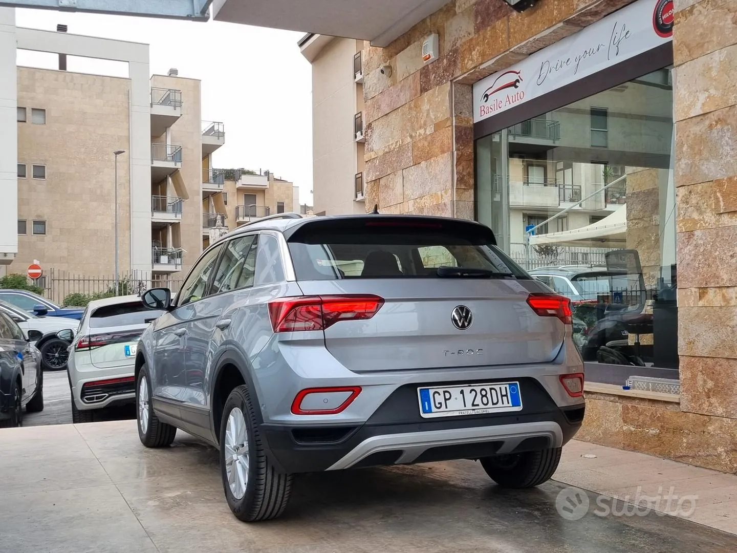 Volkswagen T-Roc 2023 photo 3