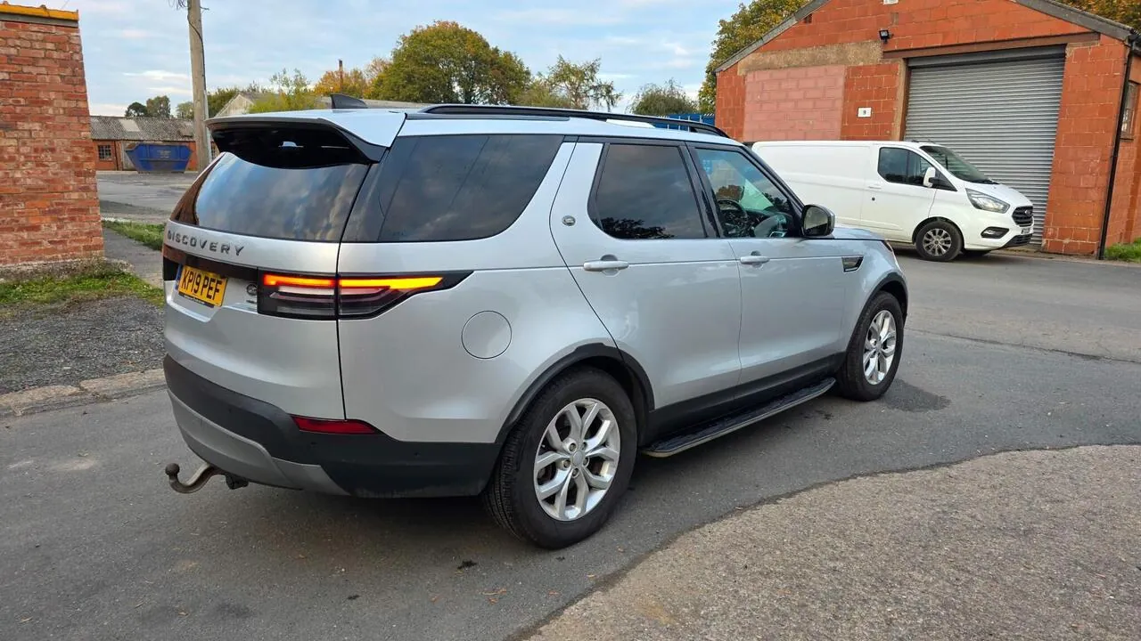 Land Rover Discovery 2019 photo 5