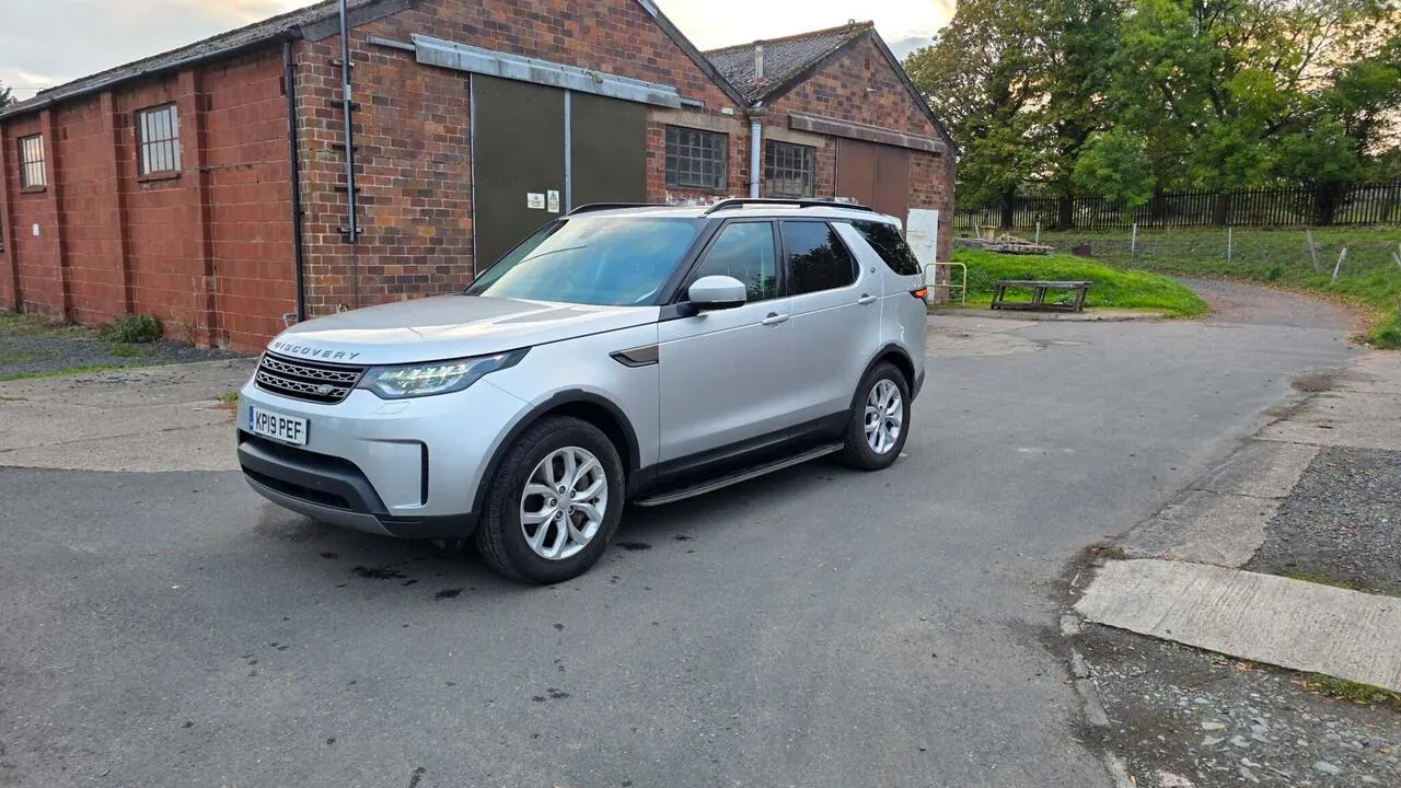 Land Rover Discovery 2019 photo 3