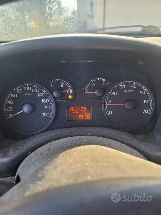 Fiat Punto 2005 photo 3