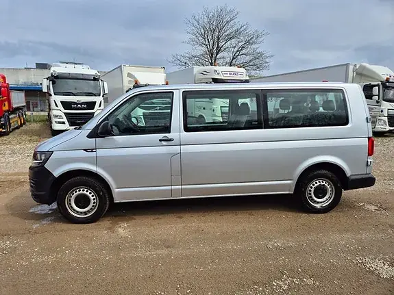 Volkswagen Transporter 2018 photo 2