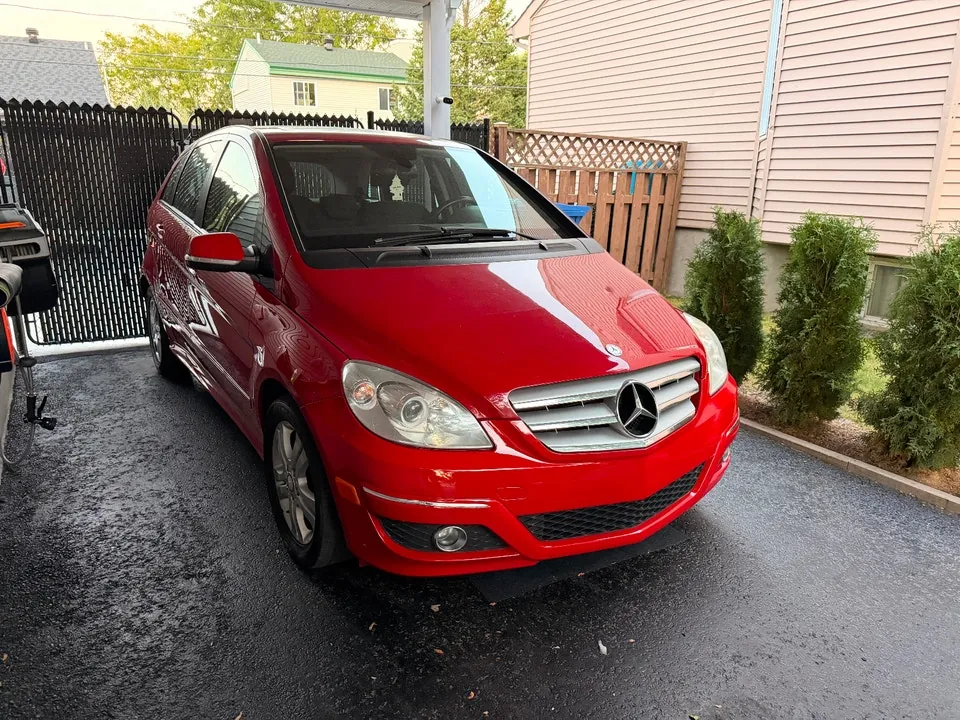Mercedes-Benz B-Class 2009 photo 2