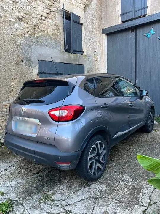 Renault Captur 2017 photo 2