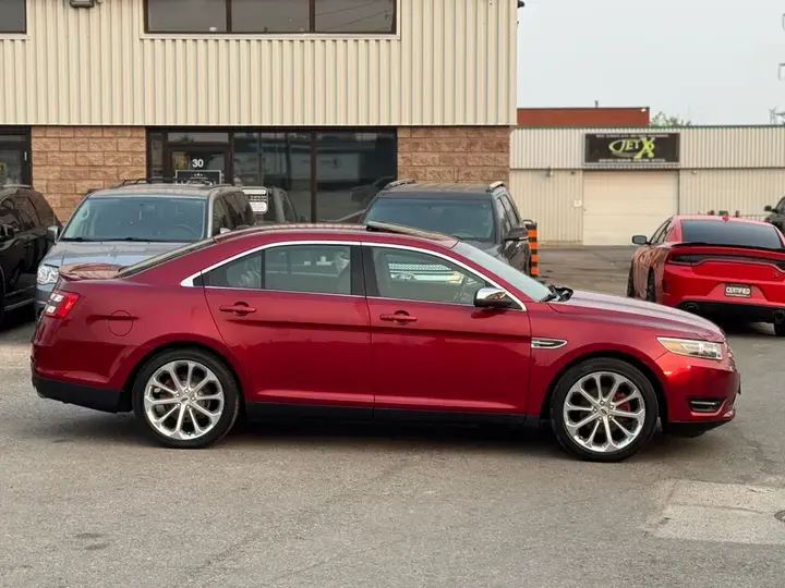 Ford Taurus 2017 photo 5