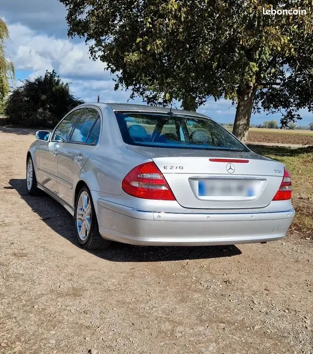 Mercedes-Benz E-Class 2004 photo 2