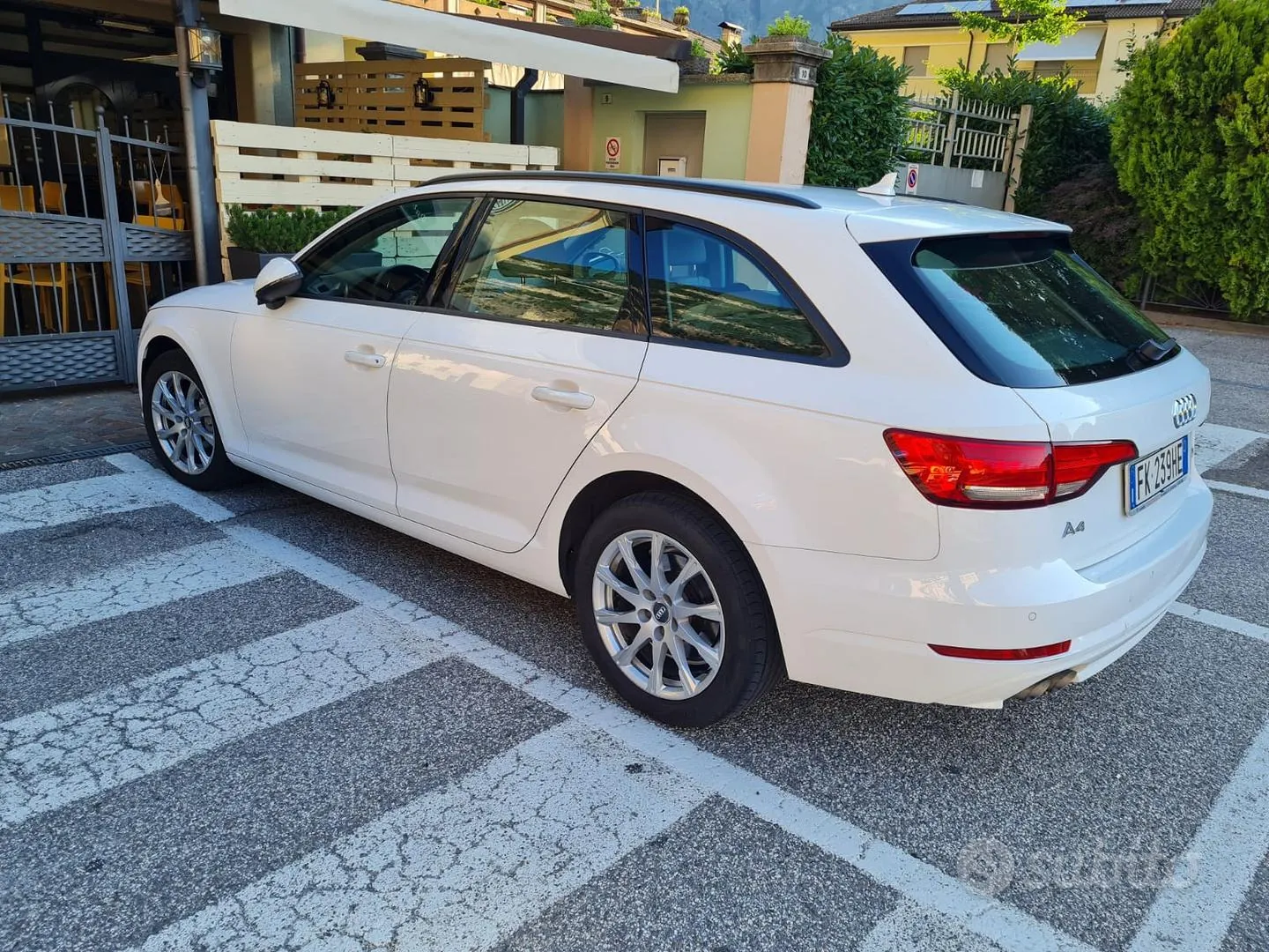 Audi A4 2017 photo 2