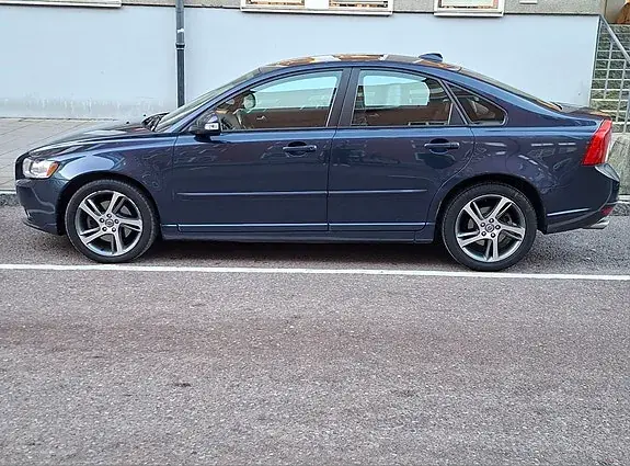 Volvo S40 2012 photo 2