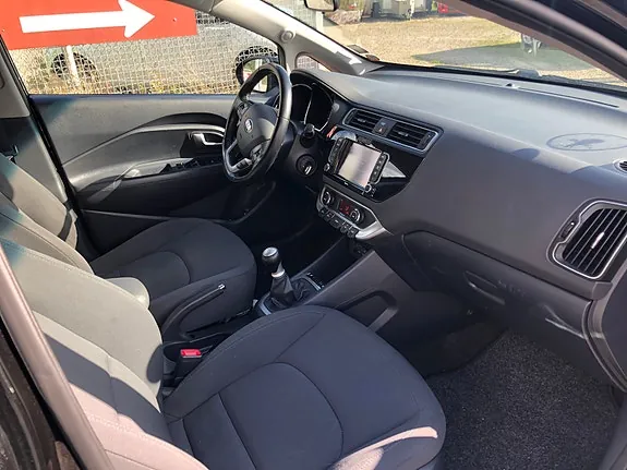 Kia Rio 2016 photo 3