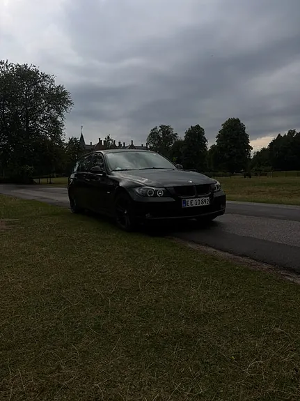 BMW 318D 2008 photo 2