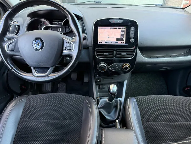 Renault Clio 2017 photo 2