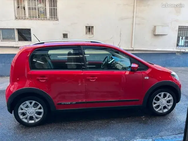 Volkswagen Up 2014 photo 2