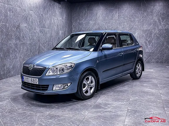 Skoda Fabia 2011 photo 3